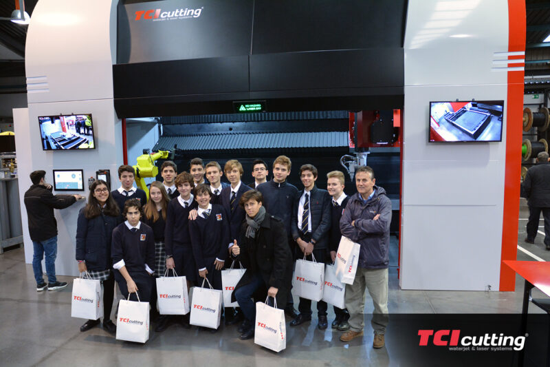 TCI Cutting visita alumnos Caxton College 3