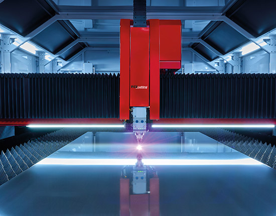 TCI Cutting red laser head cutting sheet metal with bright spark